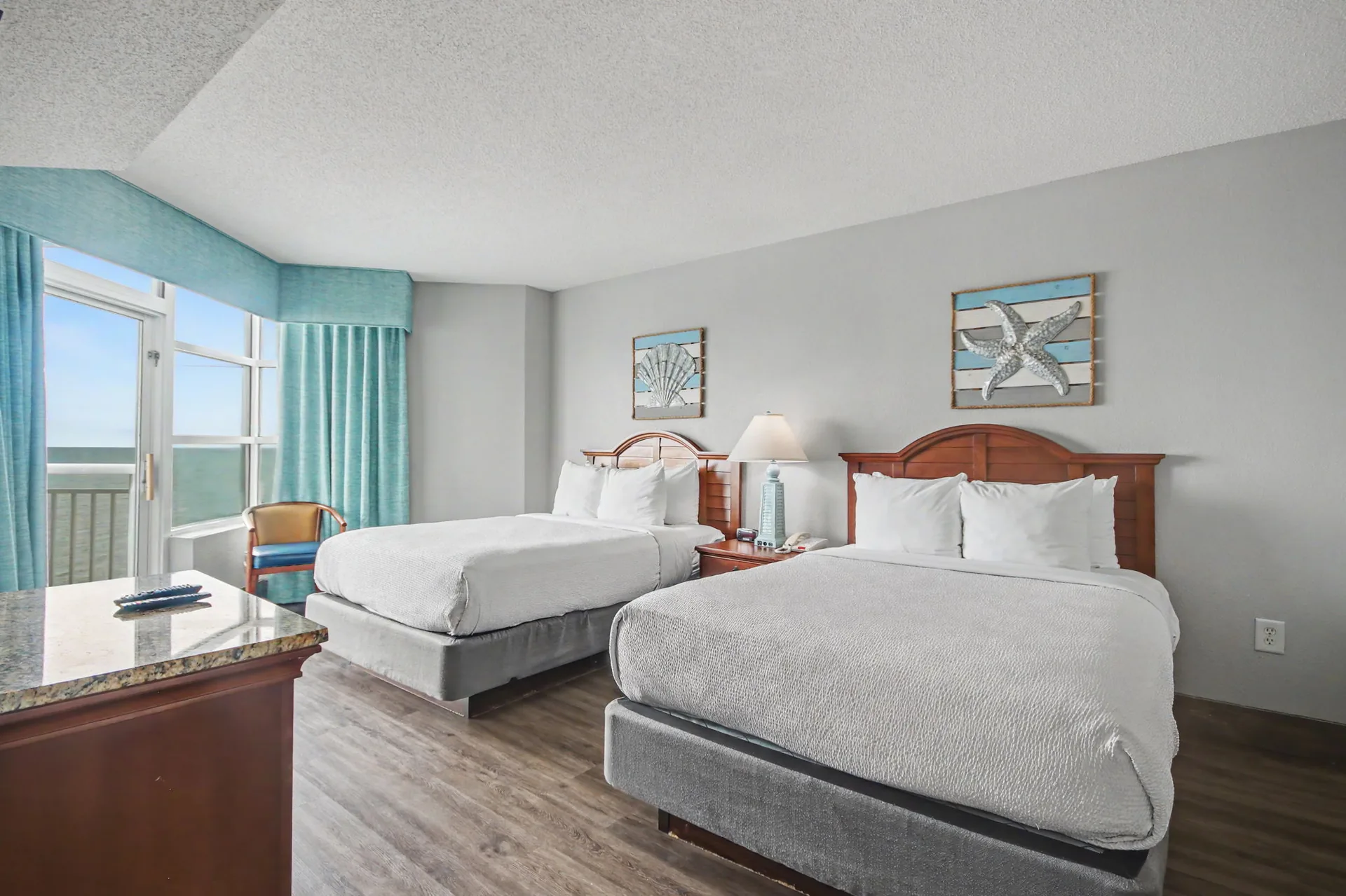 Oceanfront 2 Bedroom Suite with 4 Doubles