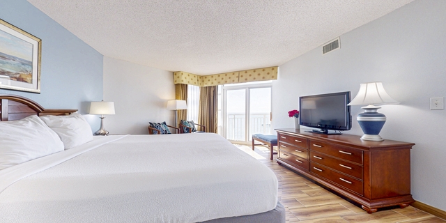 Oceanfront 3-Bedroom Suite