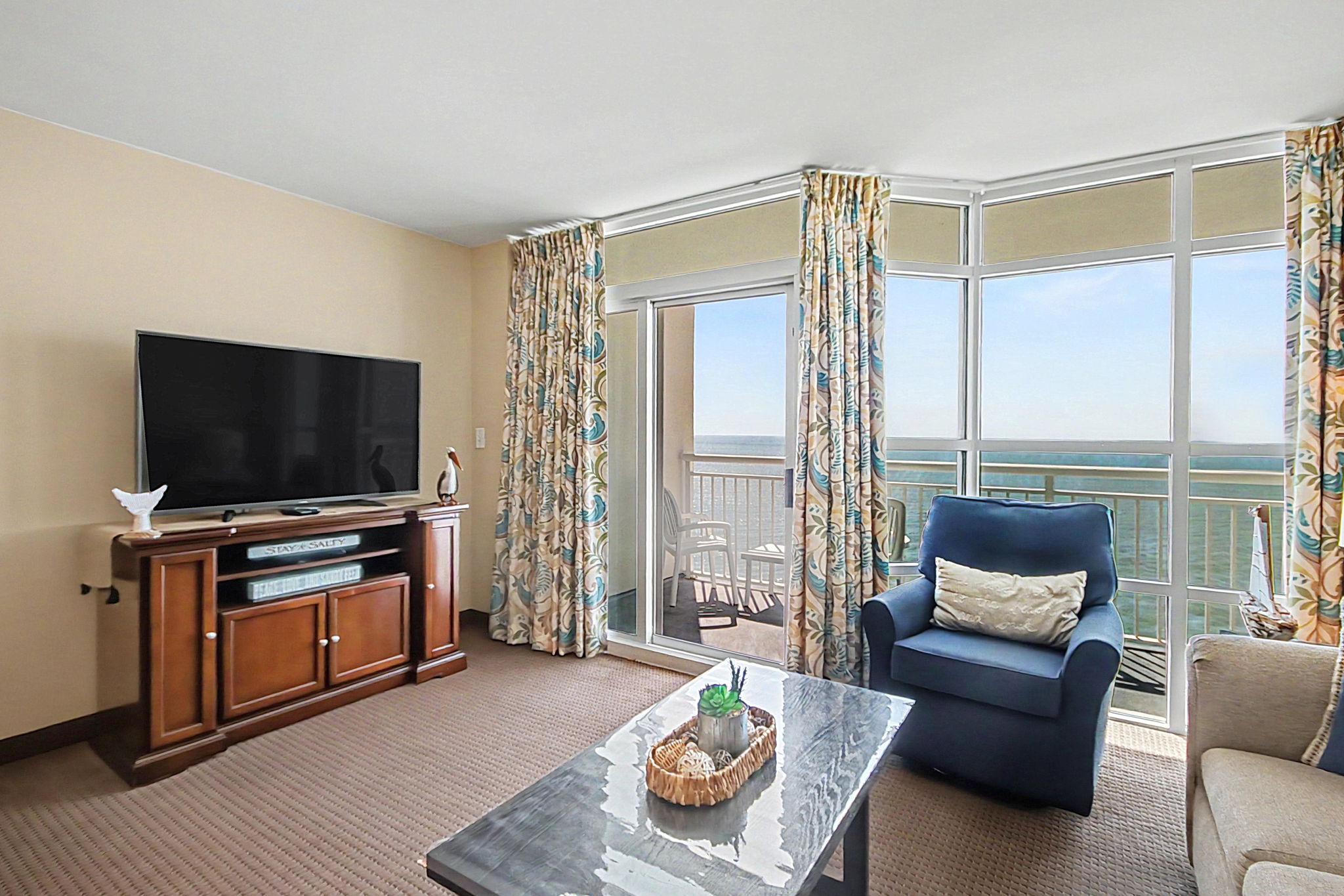 Oceanfront One Bedroom, Two Doubles